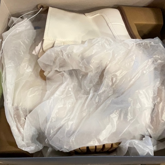 NWT UNIVERSAL THREAD LUG SOLE BOOTS 7.5 - Picture 8 of 10